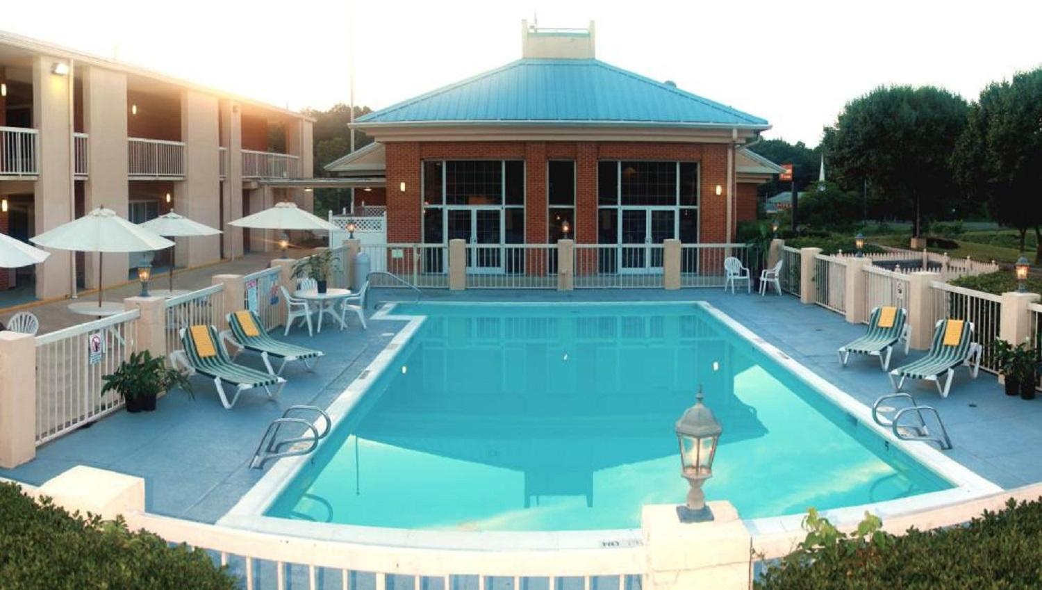 Hotel Baymont By Wyndham Warrenton Exterior foto